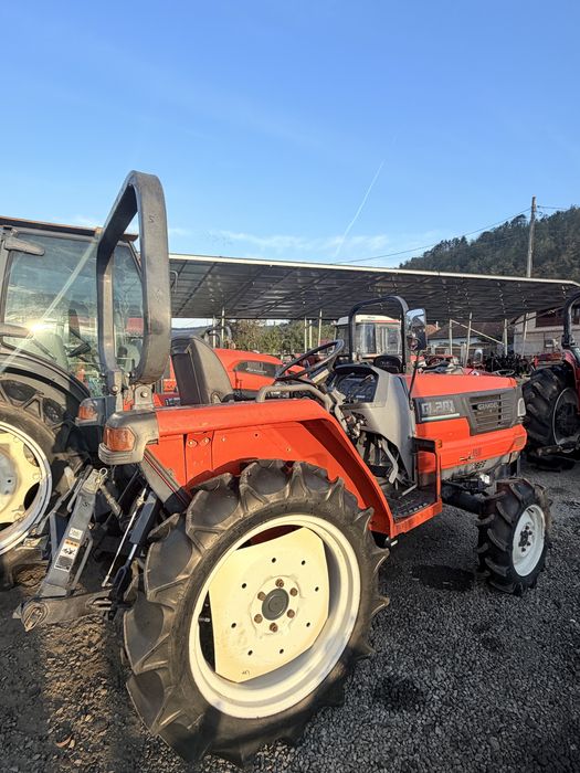 Tractor japonez Kubota GL 201 4x4 cu Freza de sol