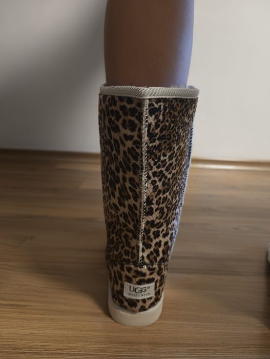 Дамски велурени ботуши