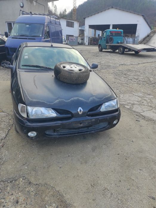 Рено Меган 1.6 90кс на части