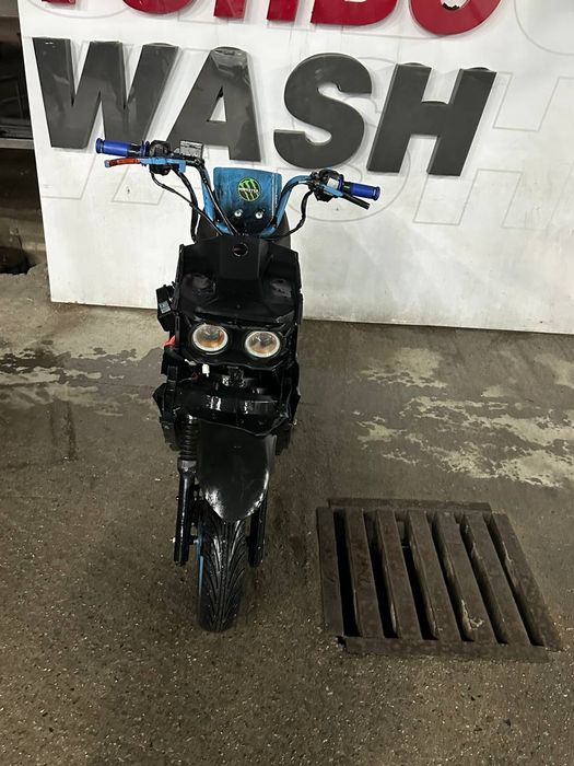 Срочно  продаю скутр sports skutet 150