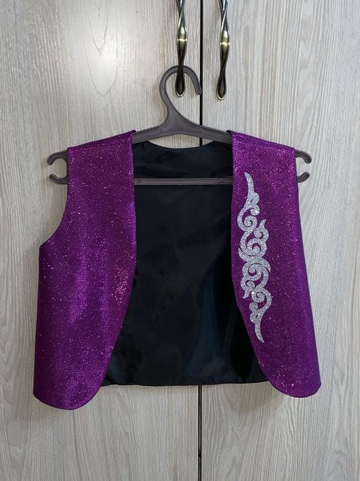 Продам костюмы