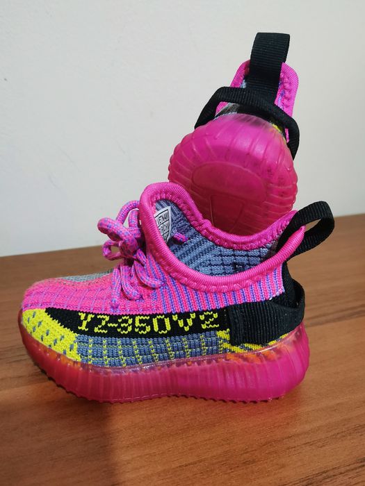 Кроссовки детские