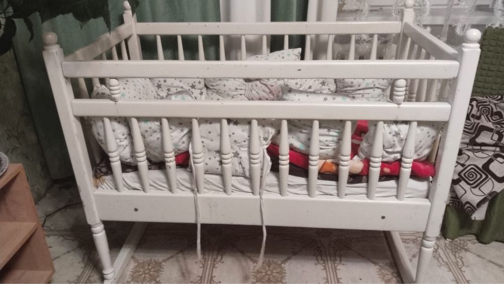 Кровать-качалка,белая