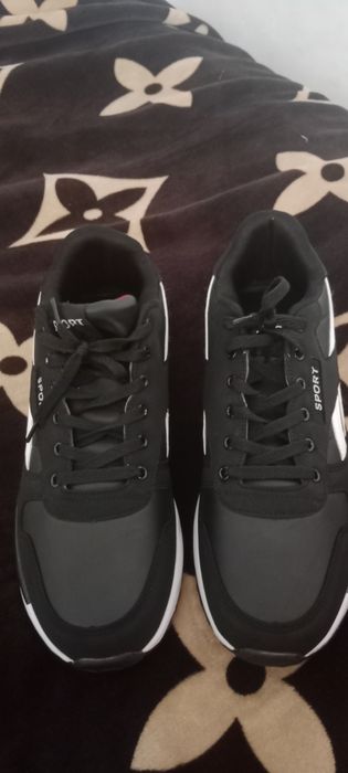 Кросовки очень хорошего качества