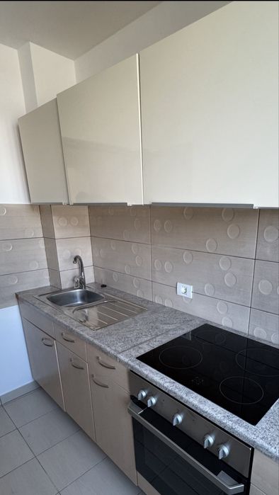 Inchiriez apartament 3 camere in Campina zona OMV
