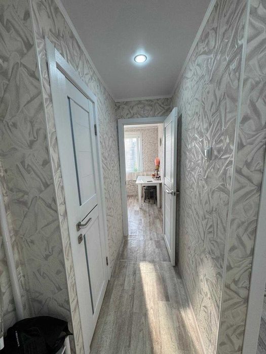 Продам 2 ком. квартиру. Район УЮТ.