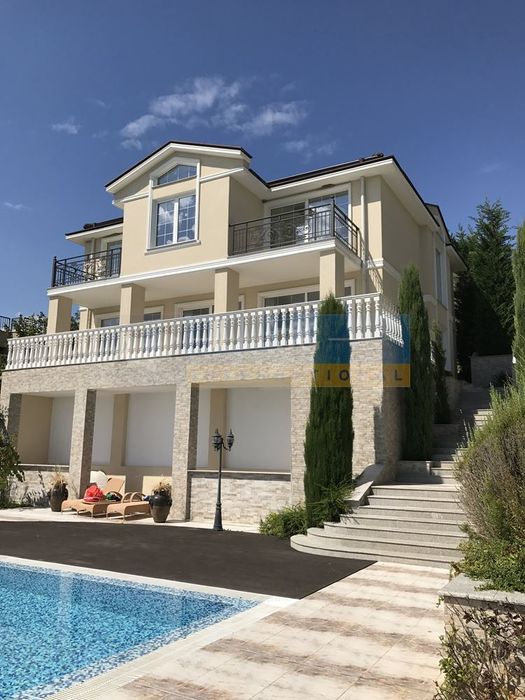 Продава се Къща в Созопол - 450 кв.м за 1667 €/кв.м - Снимка #2