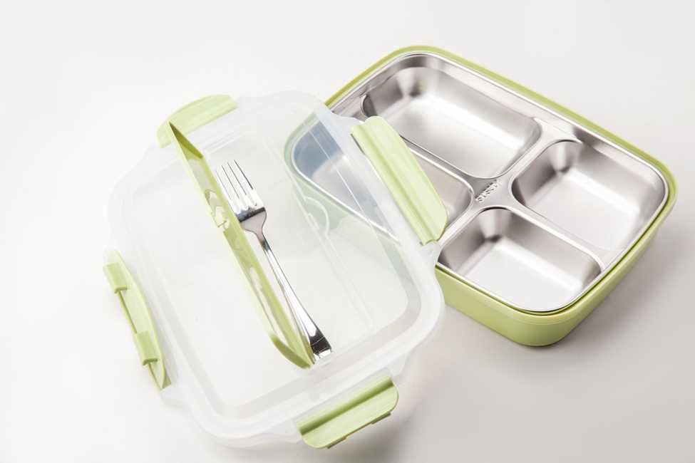 Кутия за храна с 4 отделения + Готварска книга - ЗИМНА ПРОМОЦИЯ