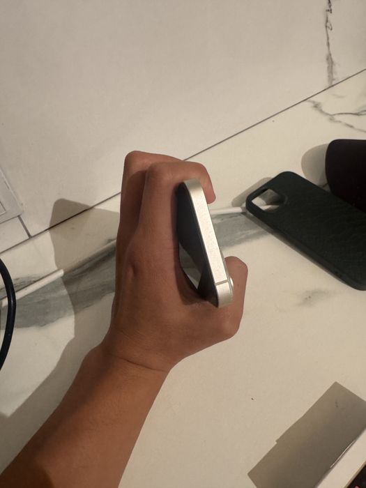 Обмен iPhone 14 256GB Starlight — Только обмен