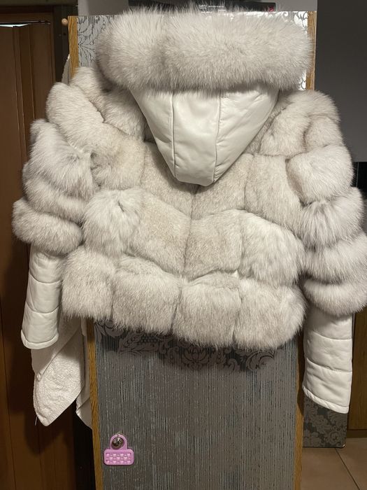 Vand blana alba cenusie din vulpe polara noua