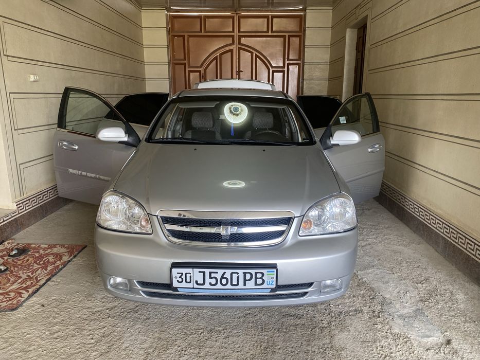 Продаю Lacetti состояние хорошее все вопросов по телефону