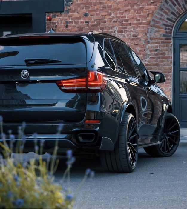 Coltare flapsuri Lipuri bara spate BMW F15 F16 X5 X6