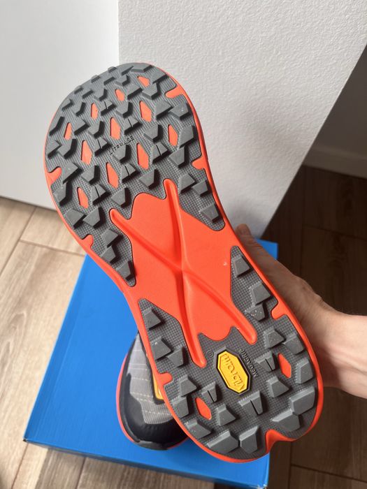 Hoka Tecton X2 nou