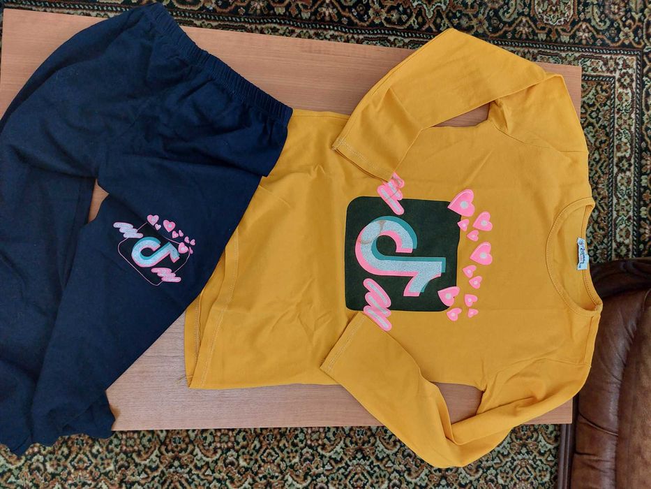 Vand rochii, bluze, set tricou +pantalon marimea 130-152