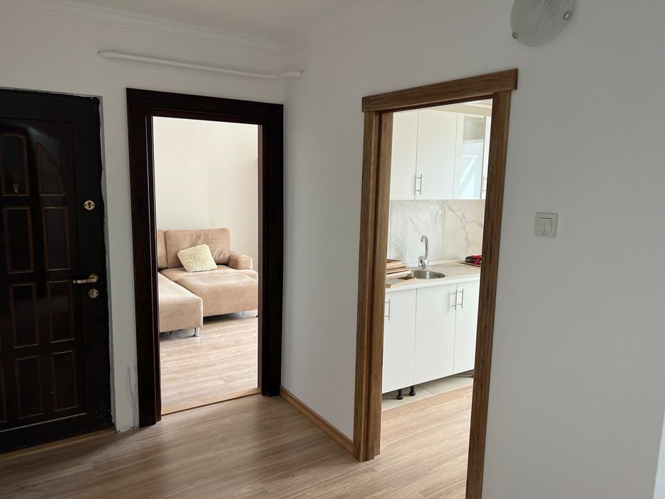 De inchiriat apartament 2 camere decomandat