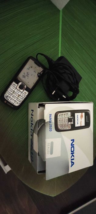 Nokia 2610 Nokia 220