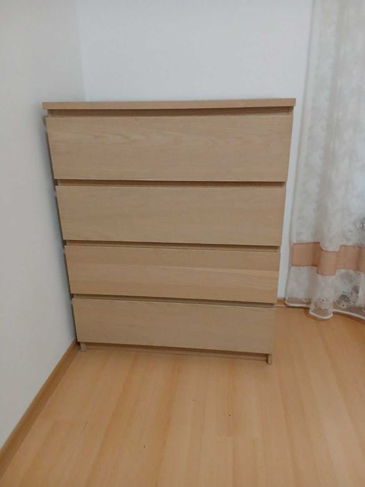 Шкаф с 4 дълбоки чекмеджета – здрав, без следи от употреба