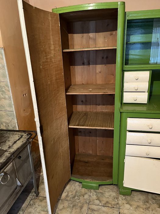 Mobila bucatarie veche