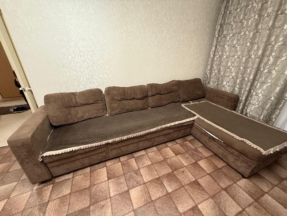 Продам диван в хорошем состояние