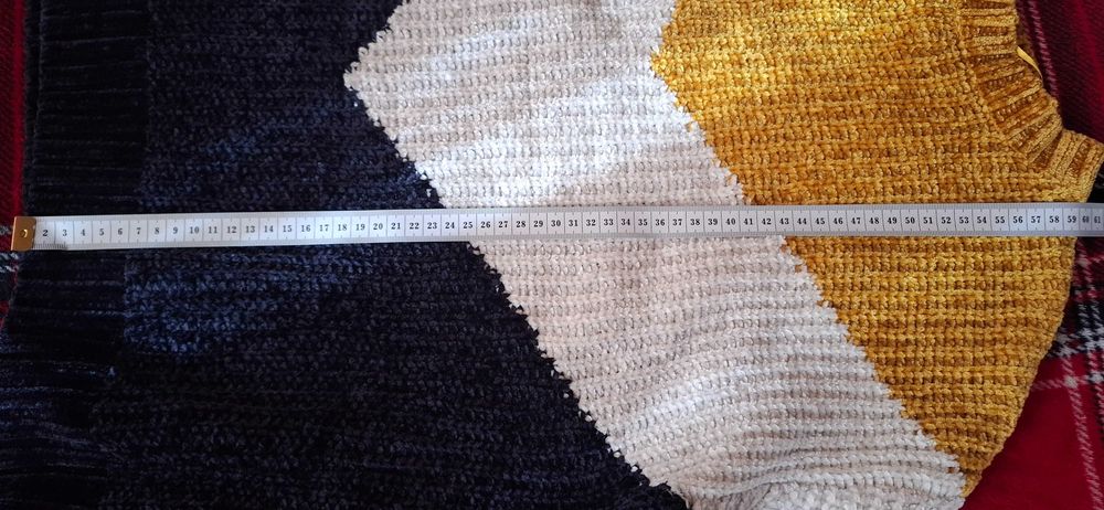 Дамски зимен мек пуловер,