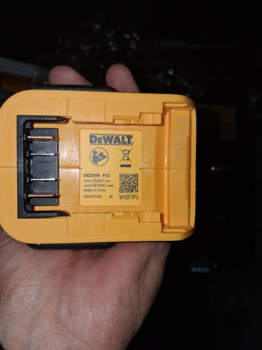 Шруповерт Dewalt  DCD 709