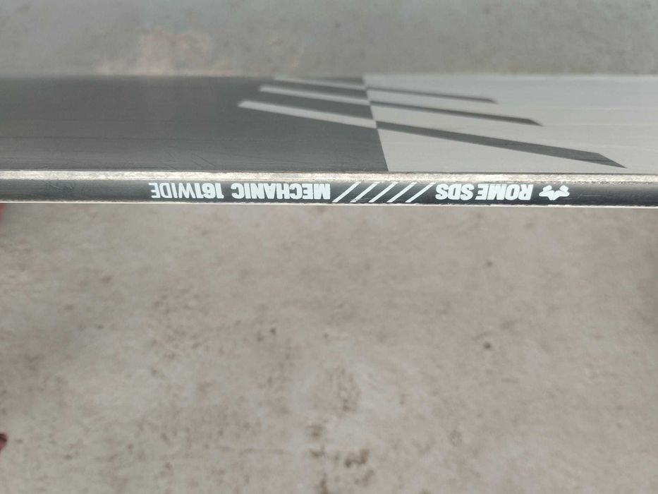 Vând Placa Snowboard 160 cm plus legaturi