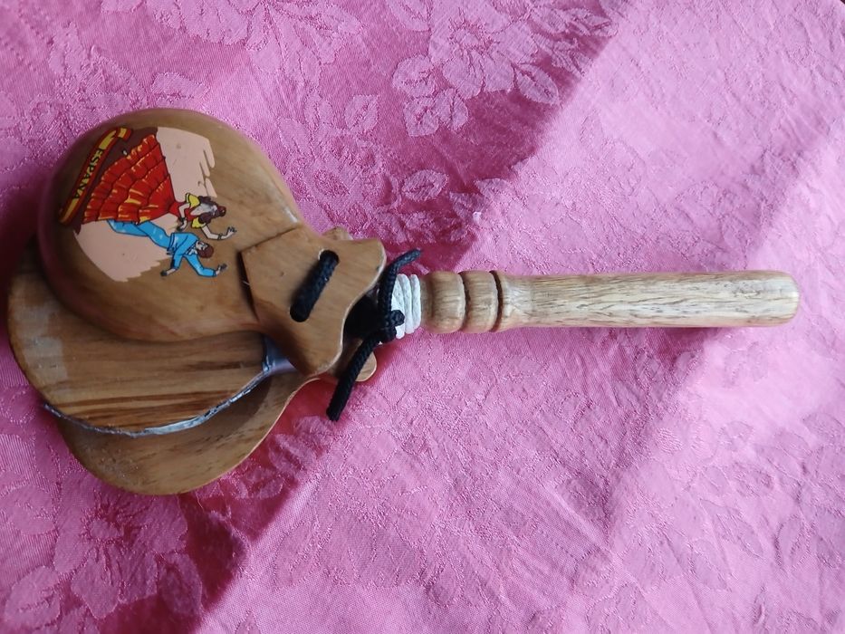 Испанска кастанела за чакане много силно