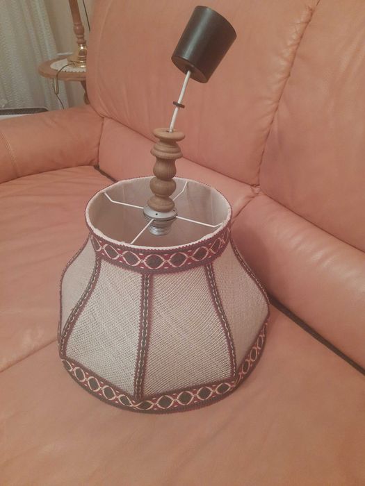 Продавам арт полюлей за таван.