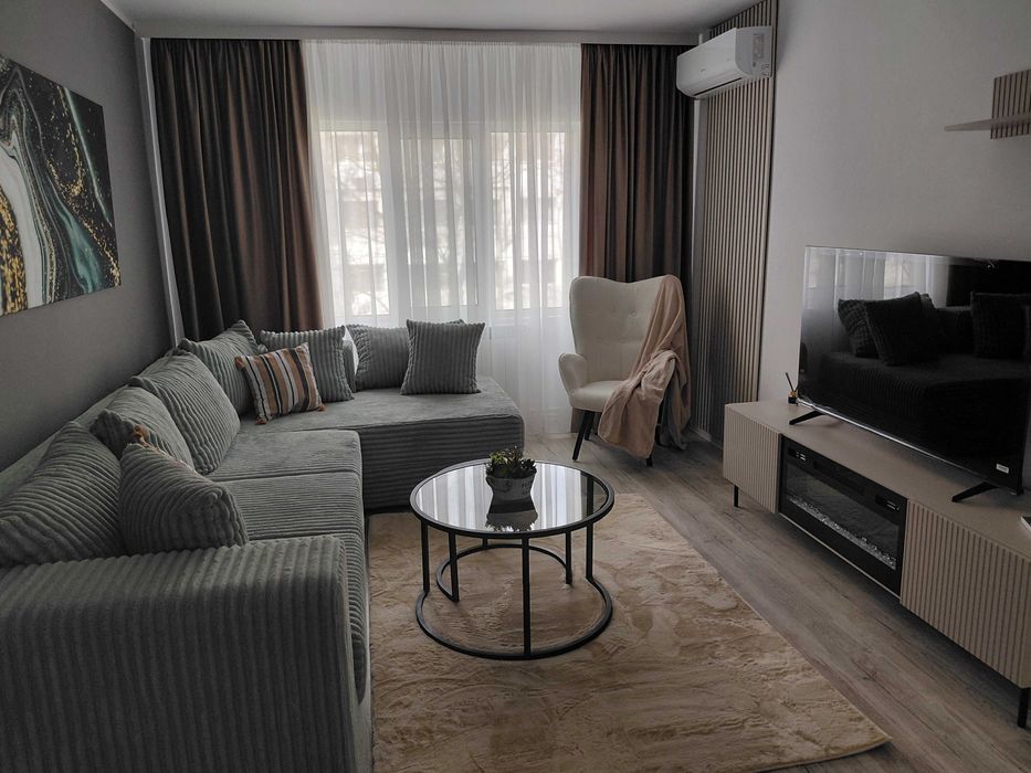 Apartament 3 camere Micro 16, et. 2/4,renovat total,mobilat