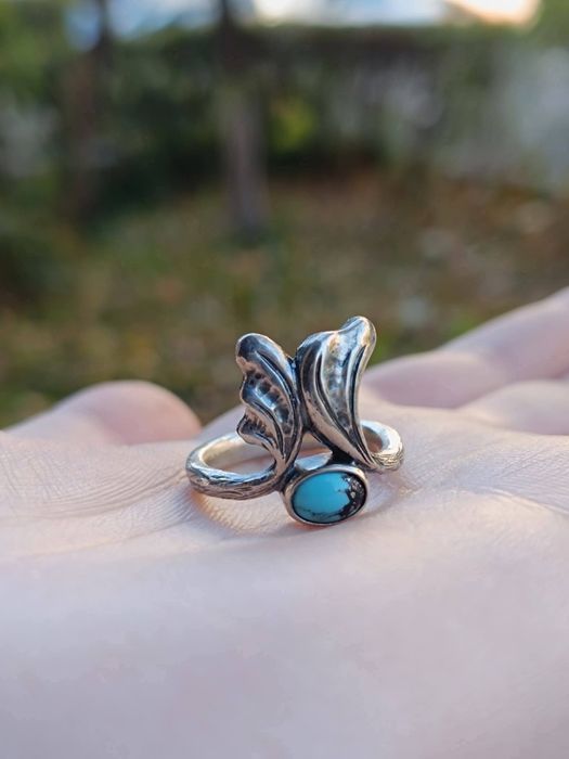Vechi inel din argint de 925, cu piatra turcoaz, in cabochon, copii