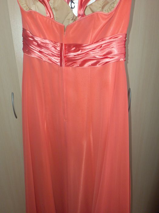 Продавам официална рокля