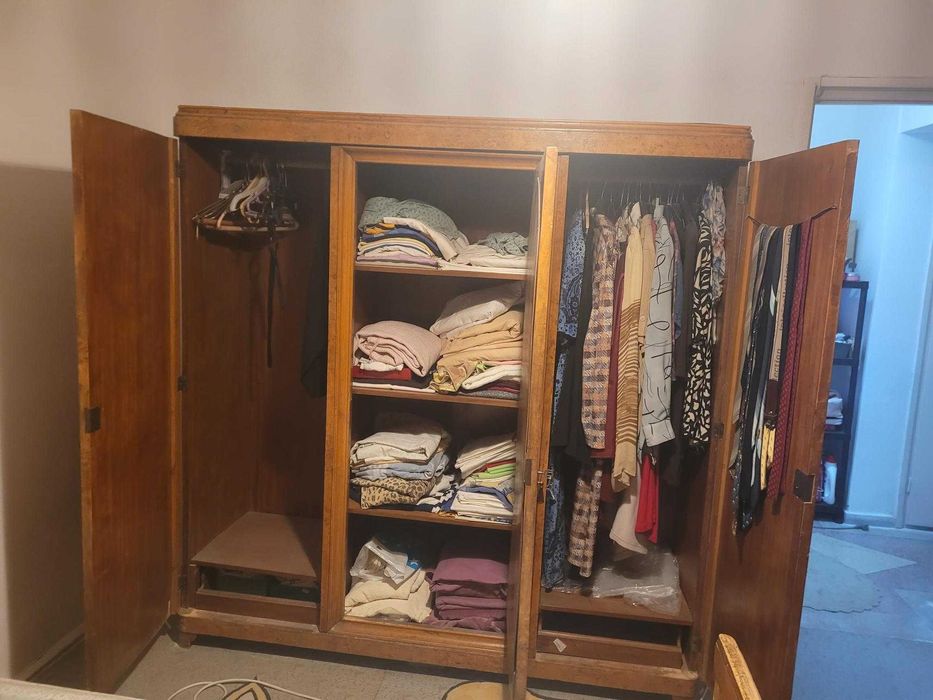 Set mobila dormitor din furnir de lemn de trandafir, de epoca