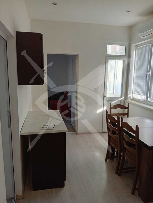 Дава се под наем Тристаен апартамент в София, Център - 75 кв.м за 698.19 € - Снимка #1