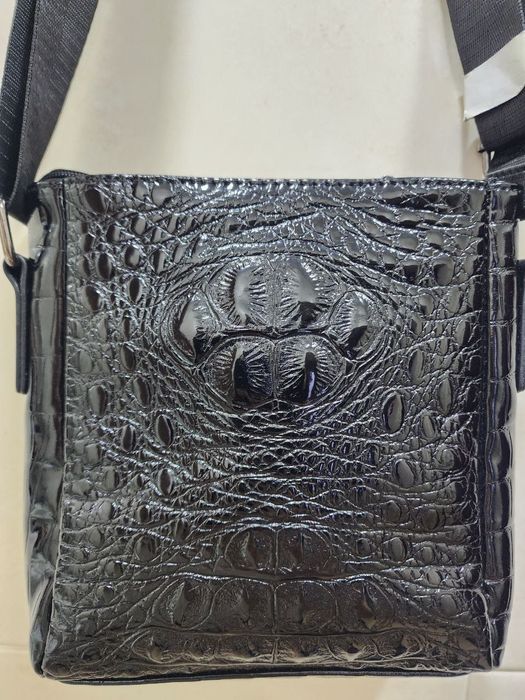 Сумка черная на ремне