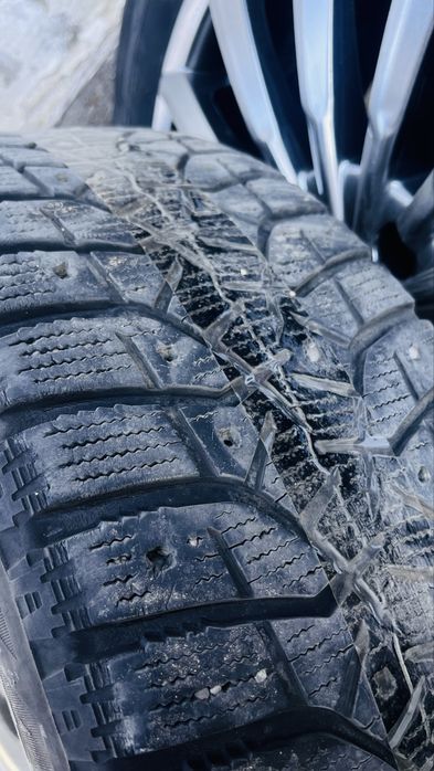 Титан с зим покрышкой