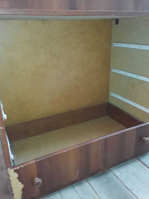 Продам  комод  .