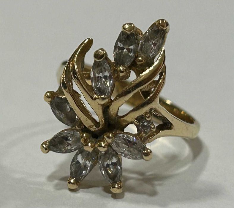 Златен пръстен 14 К 585 /4,50 гр.