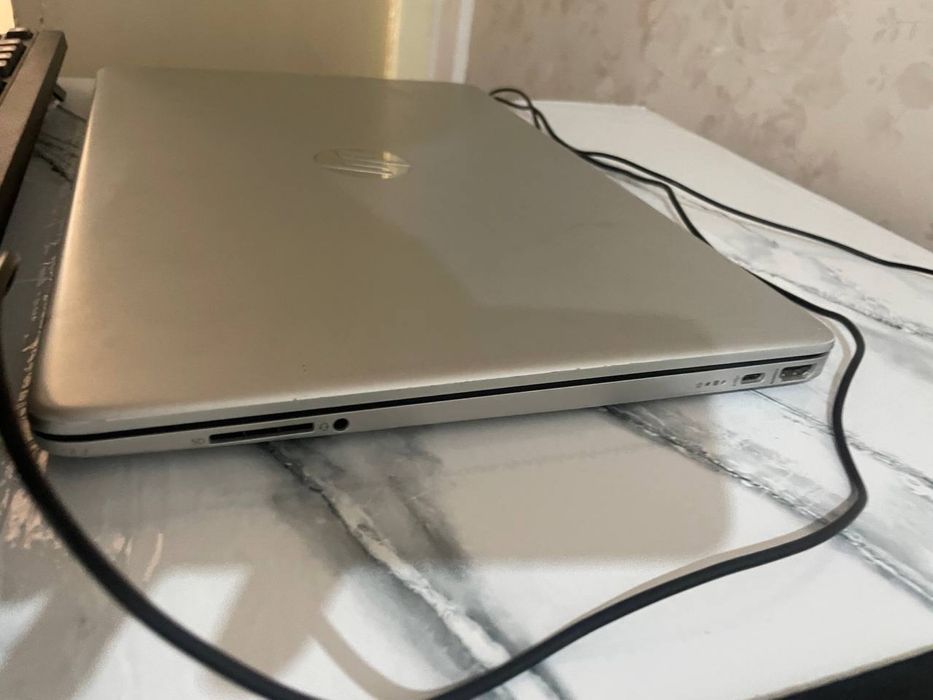 Noutbuk sotiladi. HP. Intel core i7 2tb ssd va 16 gb