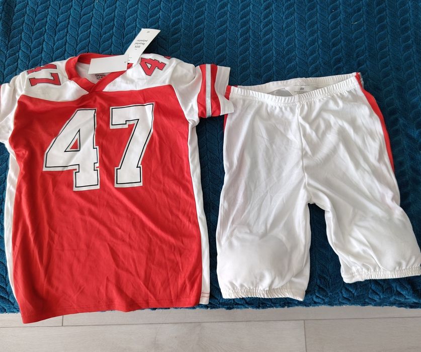 Costum de băieți fotbal american 6 8 ani nou