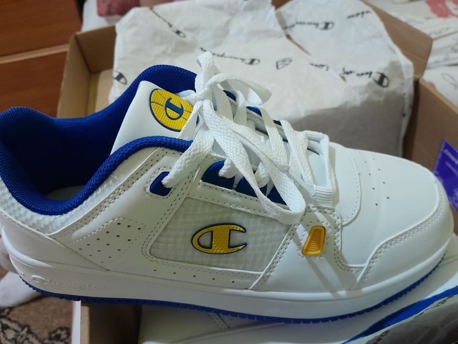 Vând Adidasi Champion Noi Nr 39