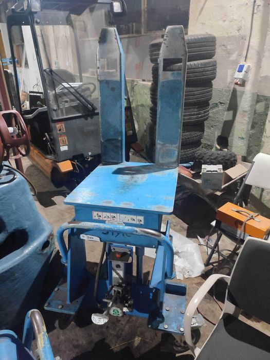 Палетна количка 90 °,Хидравлична работна маса BN 1000 kg.