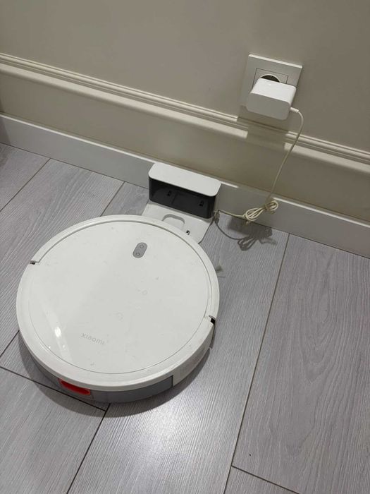 Xiaomi Mi Robot Vacuum-Mop - робот пылесос
