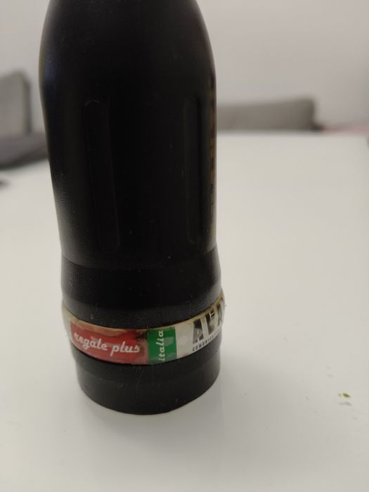 Vând antenă stație CB Avanti Regale Plus și talpă magnetică Storm.