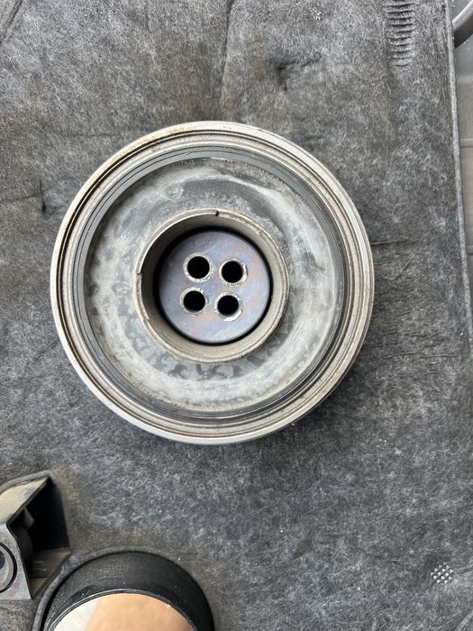 Fulie vibrochen bmw tractiune fata b47c20b intr-o conditie impecabila aproape noua , pot oferi montaj