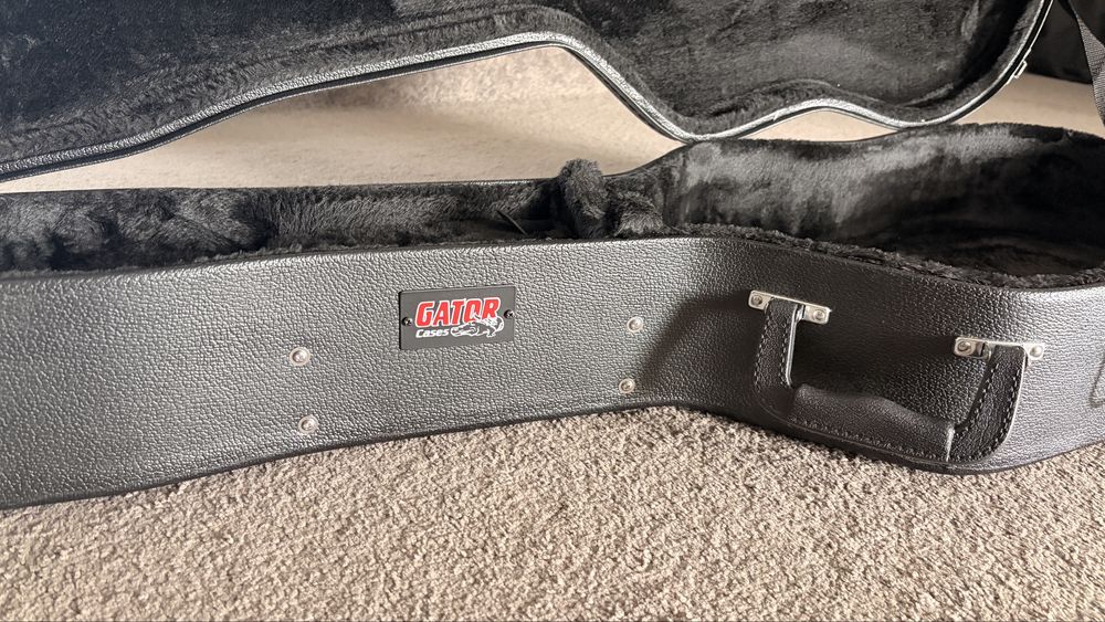 Hardcase toc chitara acustica Gator