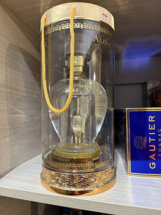 Коллекционная Водка “Алтын Адам»