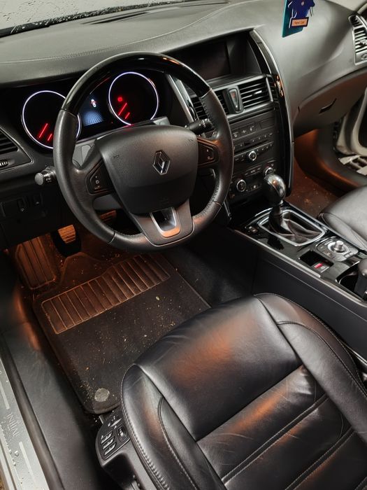 Vând Renault Latitude