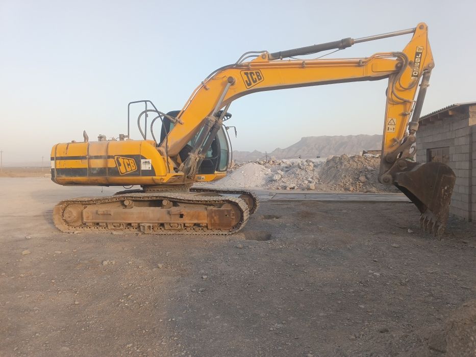 Экскаватор JCB 220