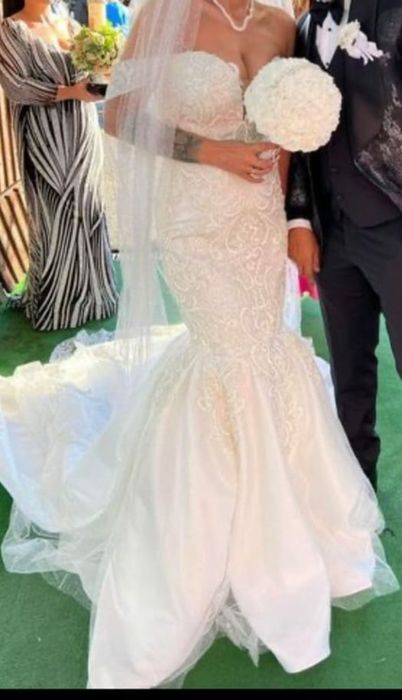 Vand rochie de mireasă deosebita