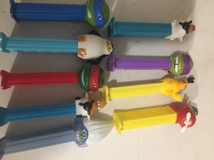 Лот играчки REZ .